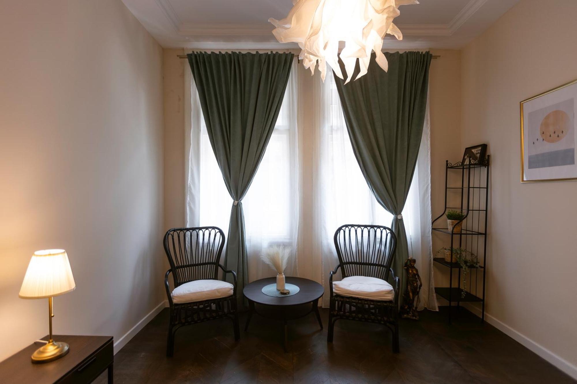 Central Charm - 2Br Apartment Timisoara Bagian luar foto